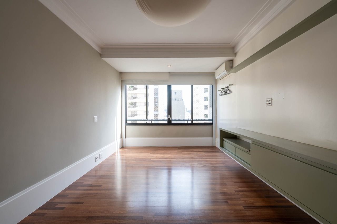 Apartamento em prédio muito especial à venda na Vila Nova Conceição. – 22527