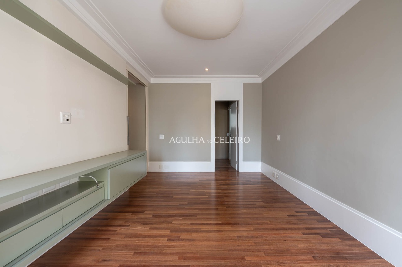 Apartamento em prédio muito especial à venda na Vila Nova Conceição. – 22527