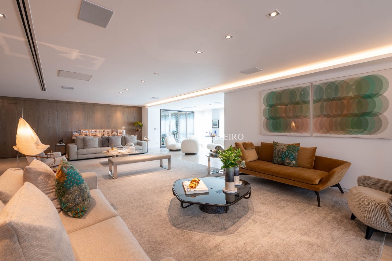 Apartamento na Vila Nova Conceição com assinatura João Armentano. – 22534