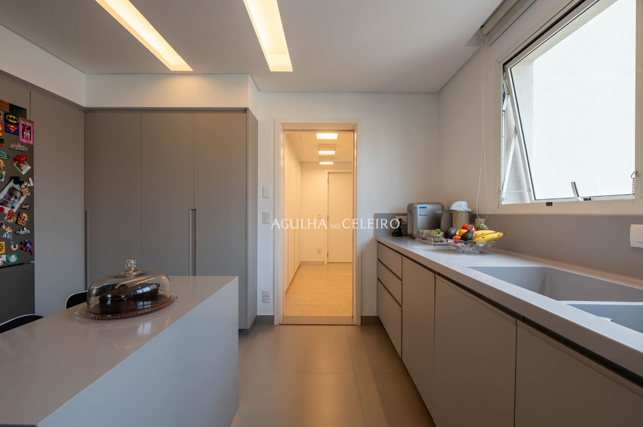 Apartamento na Vila Nova Conceição com assinatura João Armentano. – 22534