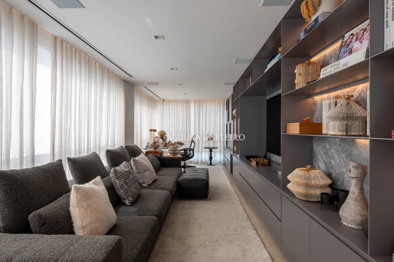 Apartamento na Vila Nova Conceição com assinatura João Armentano. – 22534