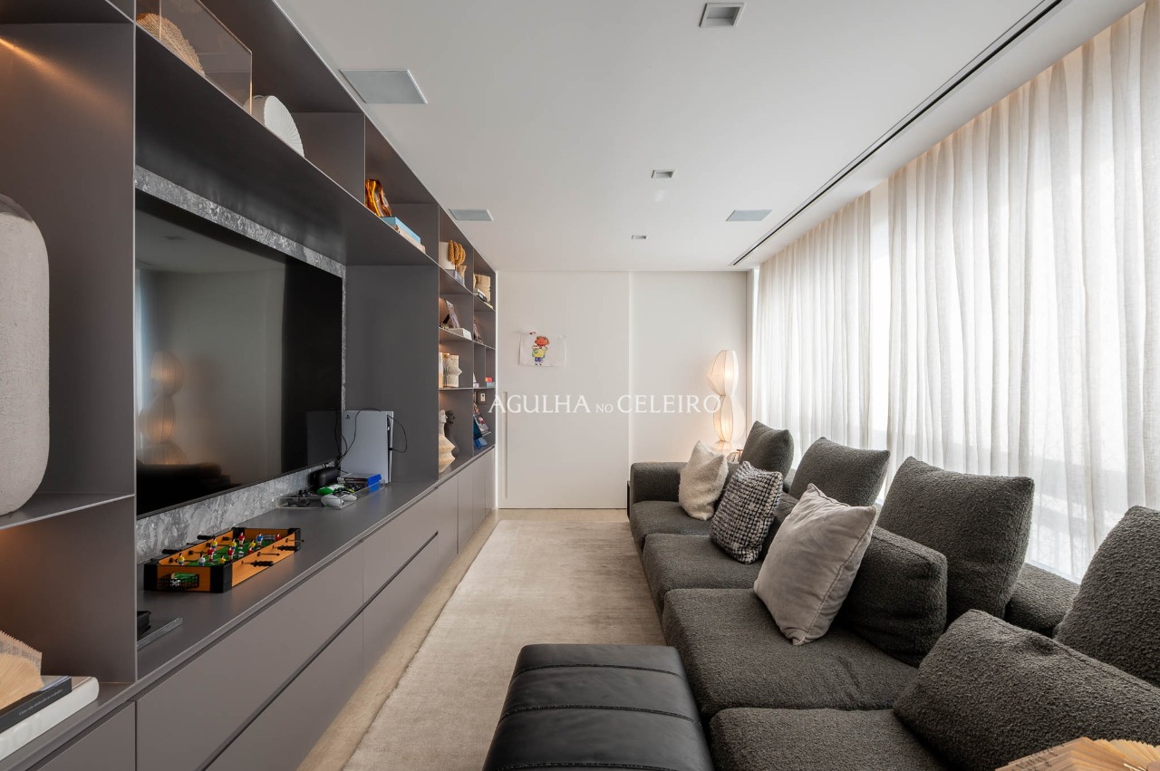Apartamento na Vila Nova Conceição com assinatura João Armentano. – 22534