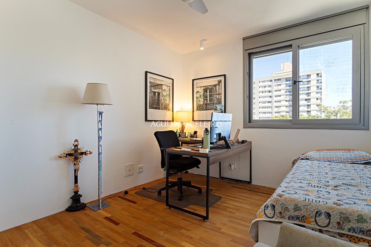 Casa reformada à venda em Alto de Pinheiros. – 22588