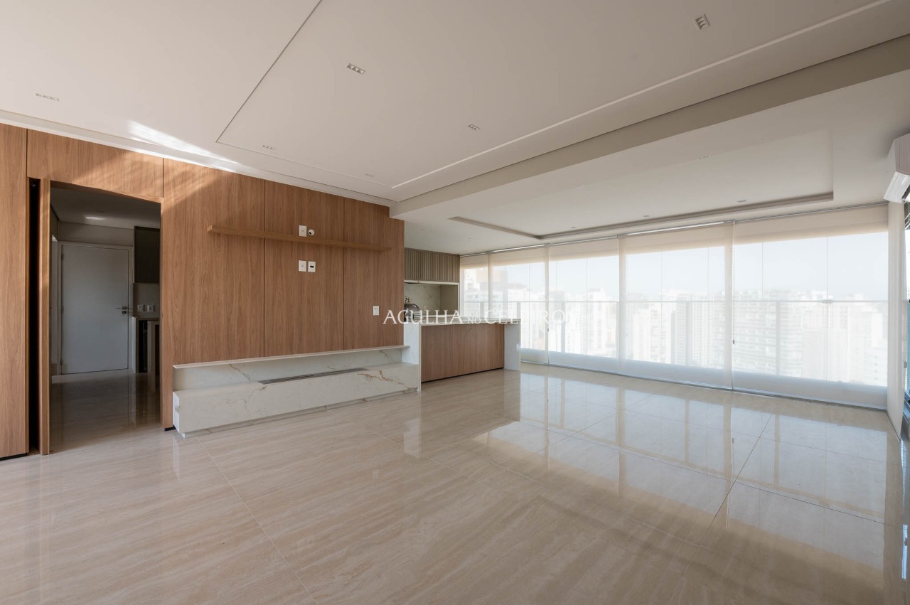 Apartamento sofisticado com vista panorâmica em localização privilegiada. – 22603