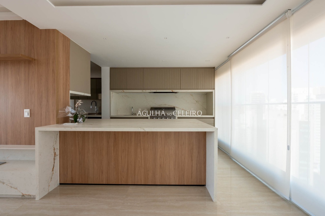 Apartamento sofisticado com vista panorâmica em localização privilegiada. – 22603