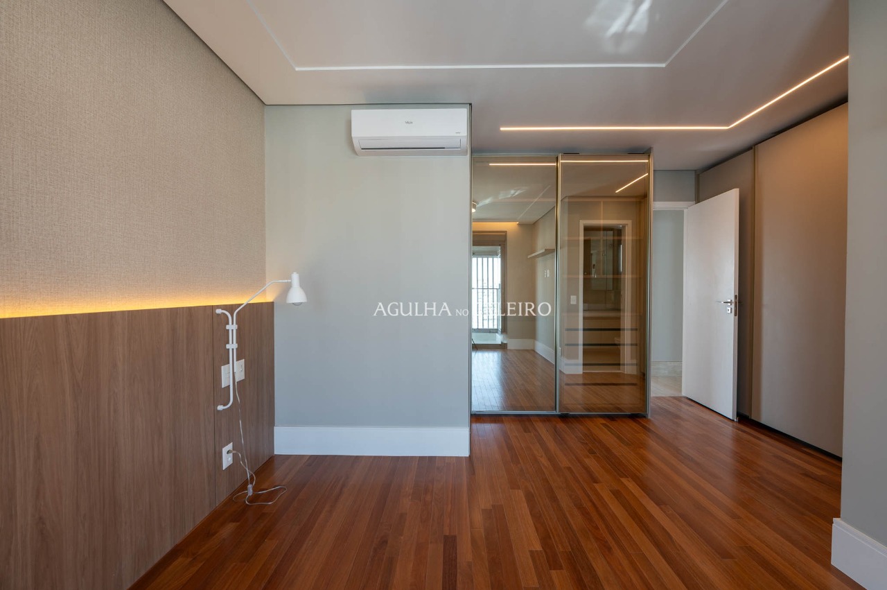 Apartamento sofisticado com vista panorâmica em localização privilegiada. – 22603