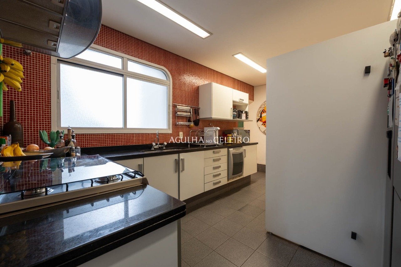 Apartamento com 3 Dormitórios (1 Suíte) e Quadra de Tênis no Itaim Bibi – 22606