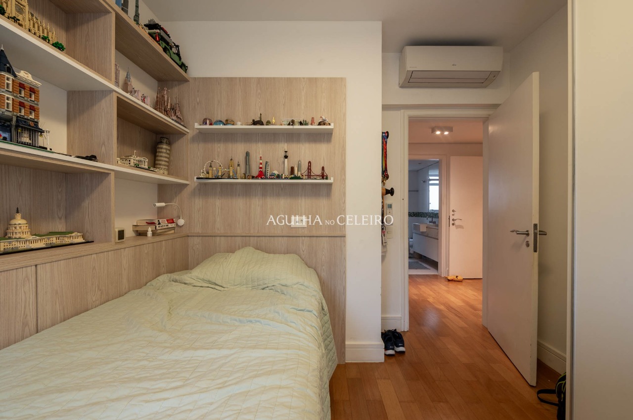 Apartamento com 3 Dormitórios (1 Suíte) e Quadra de Tênis no Itaim Bibi – 22606