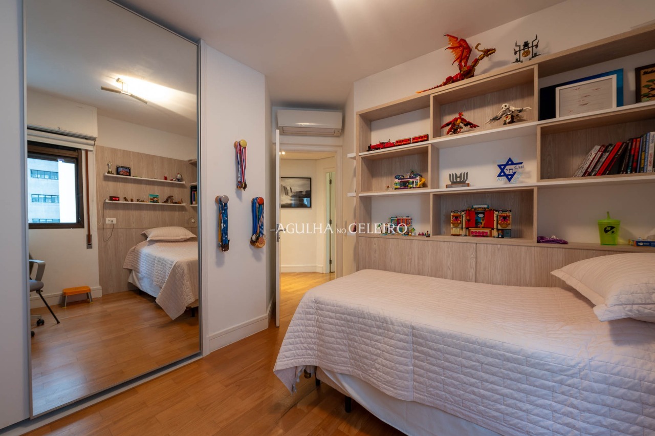 Apartamento com 3 Dormitórios (1 Suíte) e Quadra de Tênis no Itaim Bibi – 22606