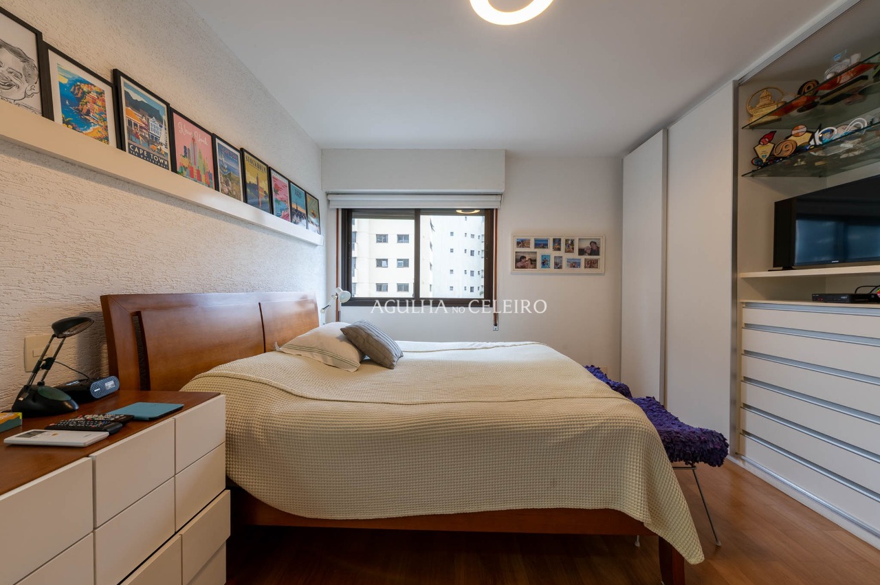 Apartamento com 3 Dormitórios (1 Suíte) e Quadra de Tênis no Itaim Bibi – 22606