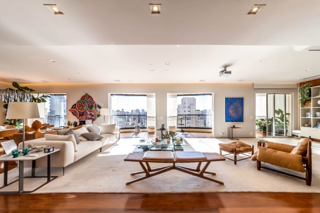 Apartamento com reforma moderna, varanda gourmet e suíte master incrível, em Moema. – AP0597