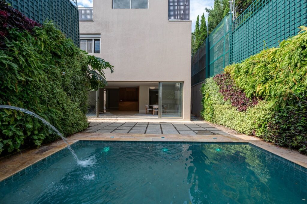 Casa de condomínio próximo aos clubes para venda no Jardim Paulistano. – CA0046