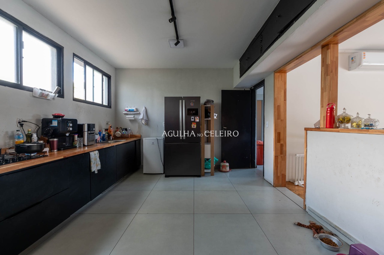 Casa espaçosa com piscina à venda em Alto de Pinheiros – 22479