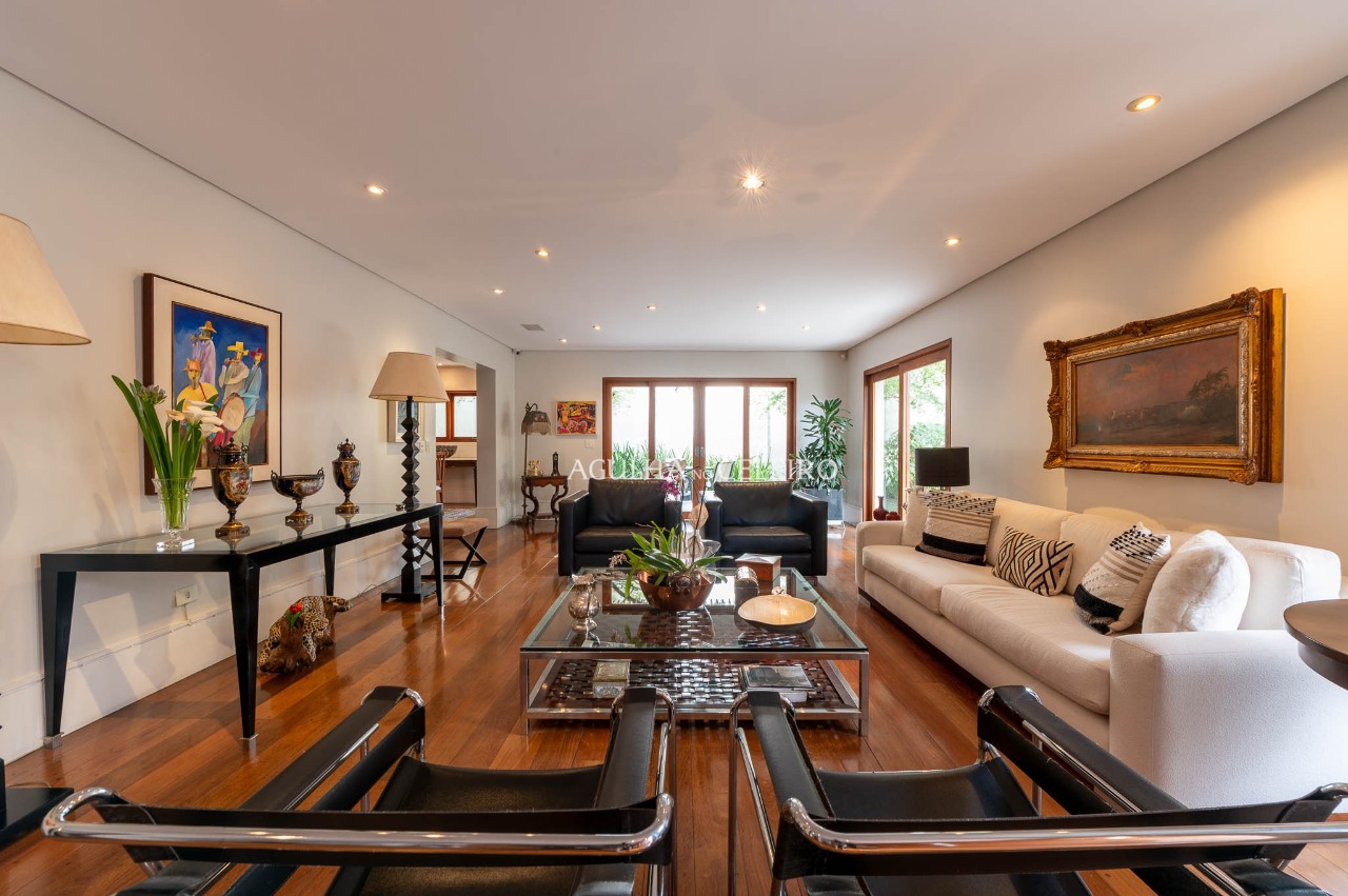 Casa com ambientes integrados e um jardim para viver ao ar livre no Morumbi. – 22891