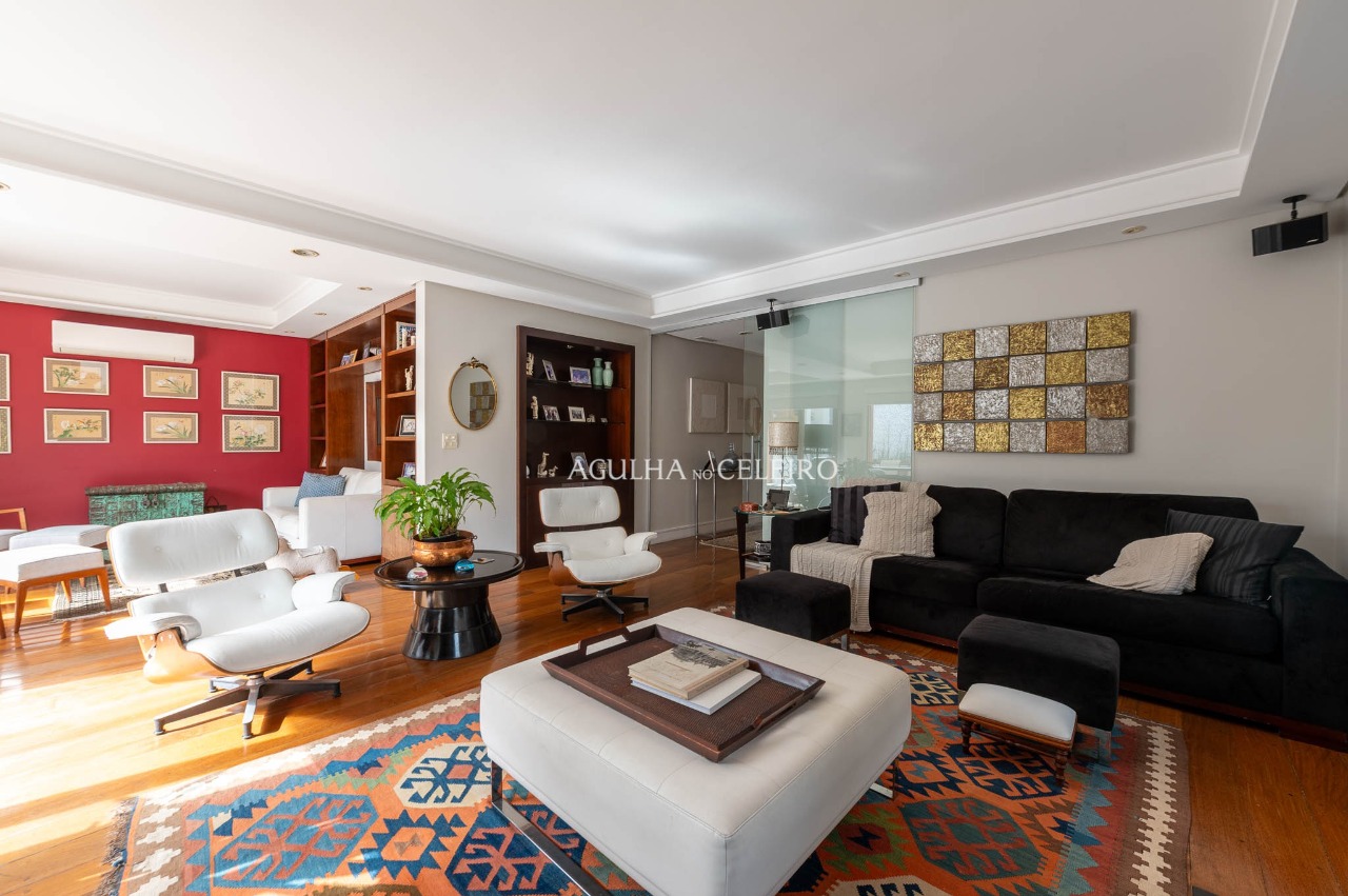 Casa com ambientes integrados e um jardim para viver ao ar livre no Morumbi. – 22891