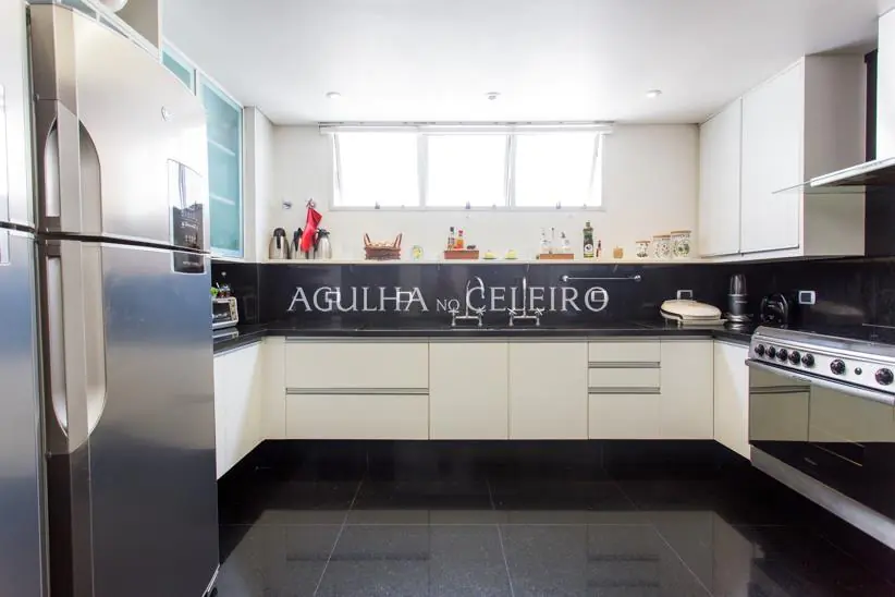 Vendo/Jardim América: super reformado na parte plana – AP1260