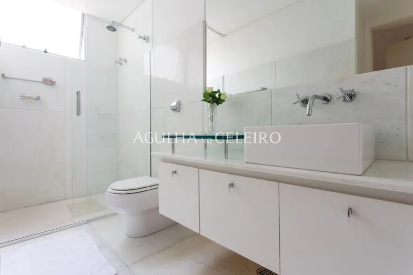 Vendo/Jardim América: super reformado na parte plana – AP1260