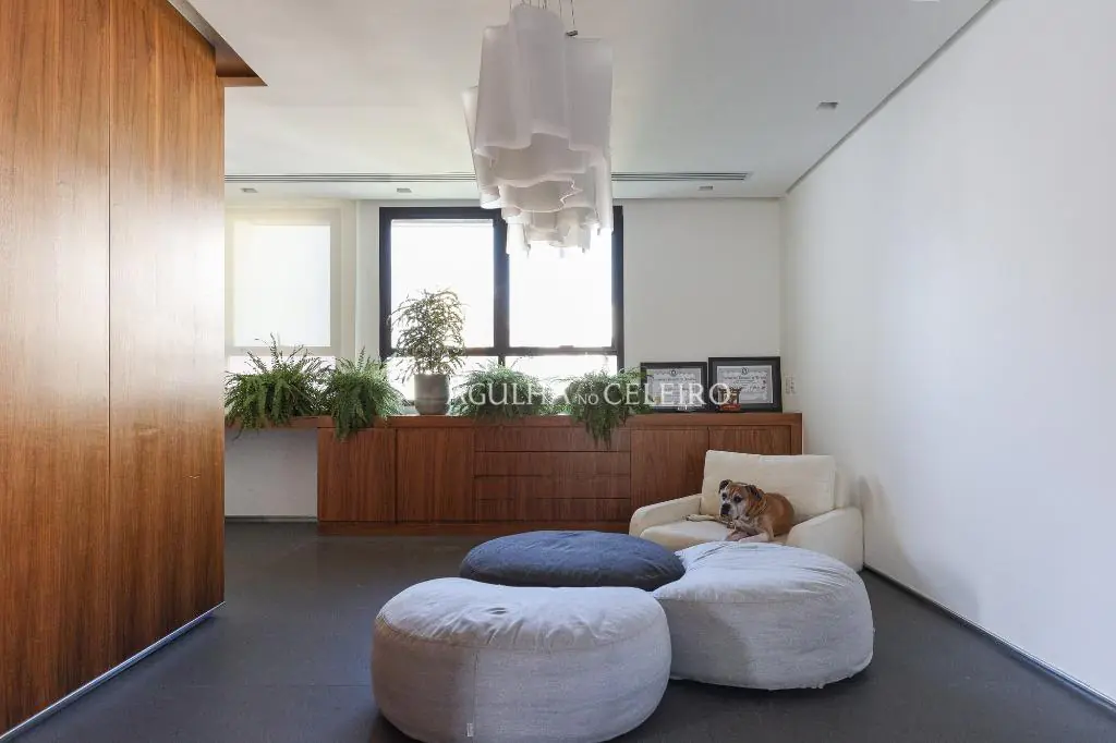 Venda/Locação/Vila Nova Conceição: Apartamento super reformado, com muita luz natural. – AP4192