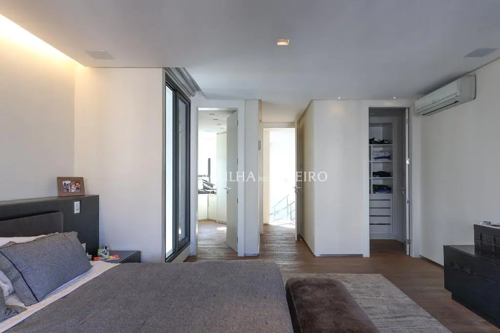 Venda/Locação/Vila Nova Conceição: Apartamento super reformado, com muita luz natural. – AP4192