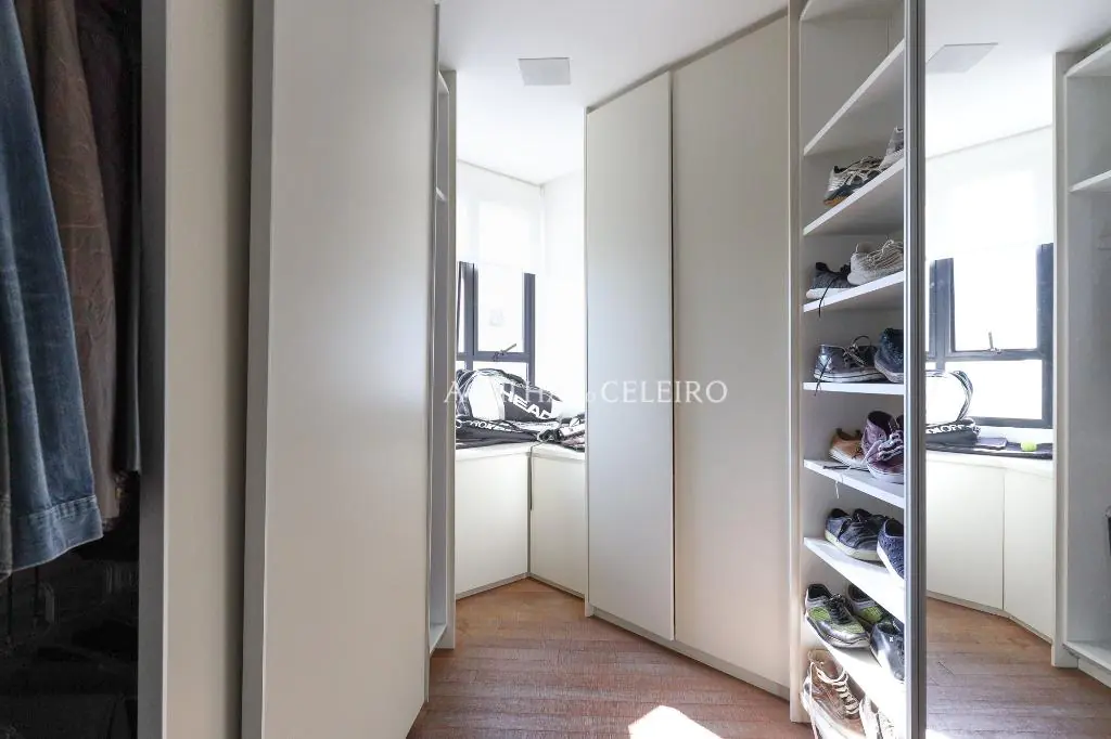 Venda/Locação/Vila Nova Conceição: Apartamento super reformado, com muita luz natural. – AP4192