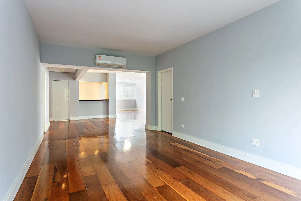 Apartamento à venda em rua arborizada e tranquila. – AP4696