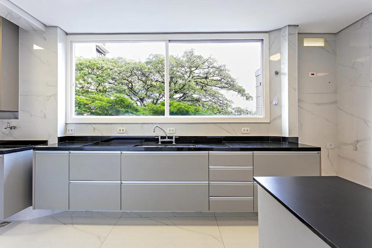 Apartamento à venda em rua arborizada e tranquila. – AP4696