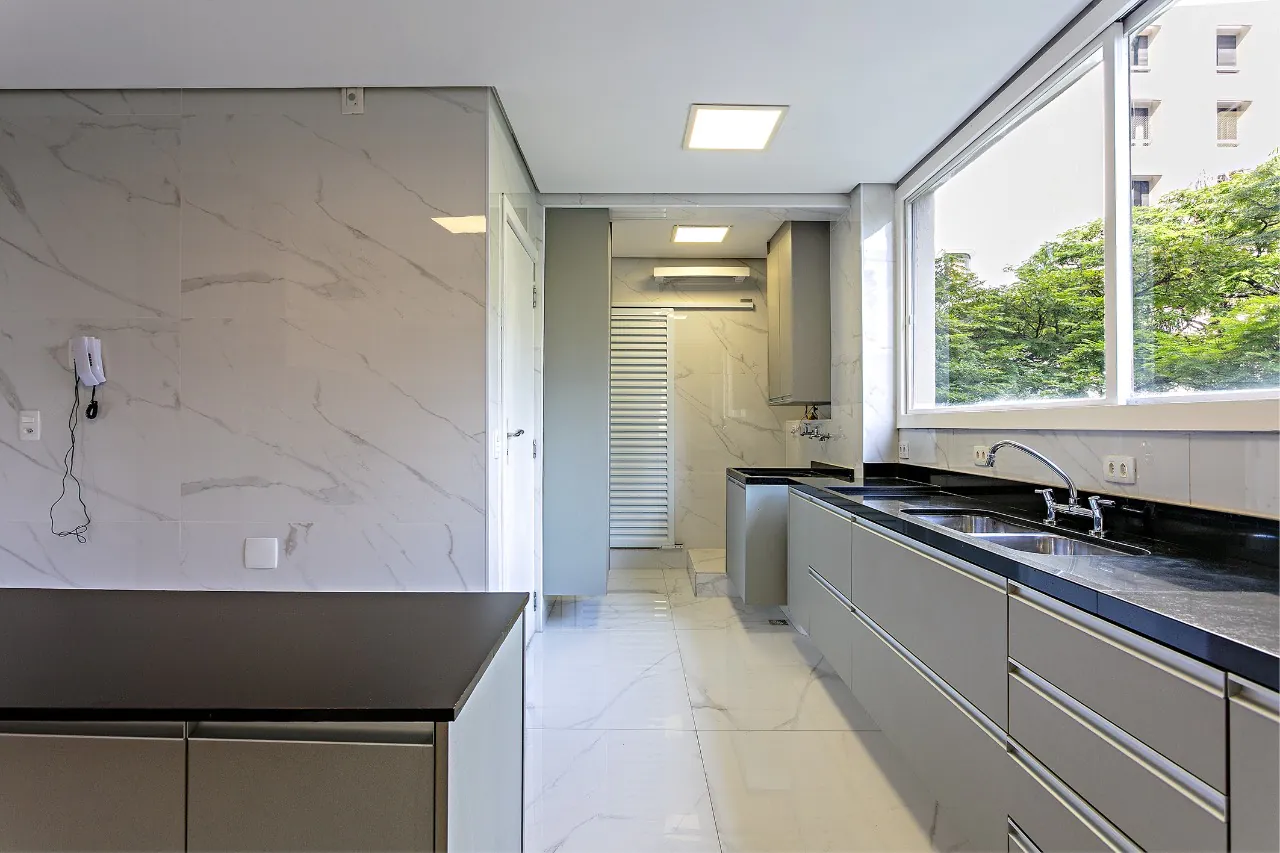 Apartamento à venda em rua arborizada e tranquila. – AP4696