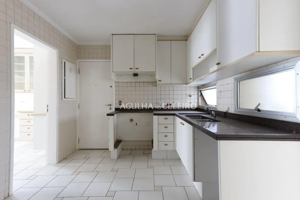 Venda/Jardim Paulista: Apartamento em ótima localização. – AP4968