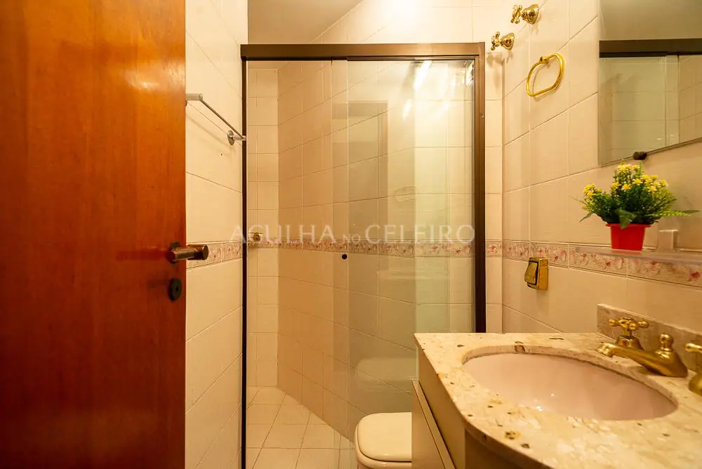 Venda/Moema: super planta, 04 suítes e 04 vagas! – AP5140