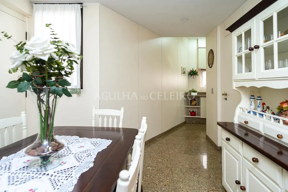 Venda/Moema: super planta, 04 suítes e 04 vagas! – AP5140