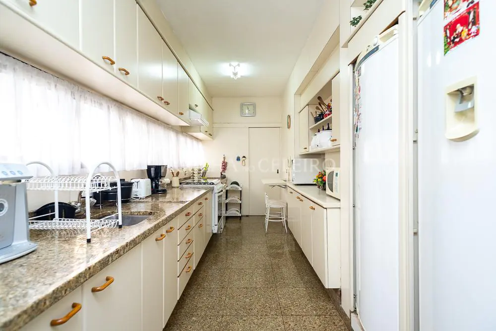 Venda/Moema: super planta, 04 suítes e 04 vagas! – AP5140