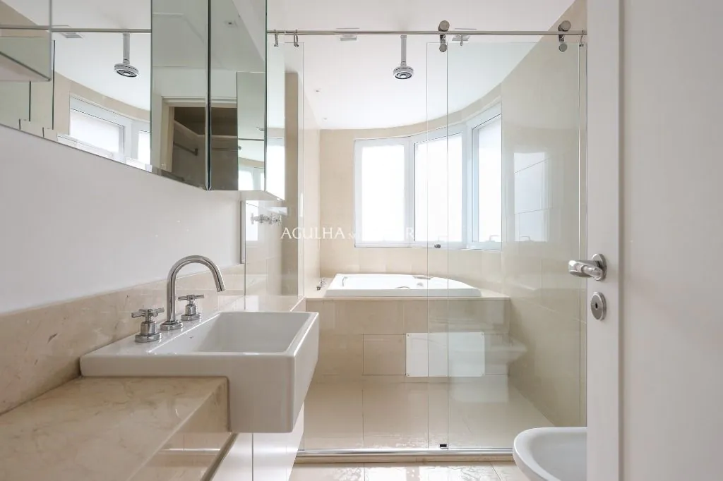 Venda/Itaim Bibi:Perfeito, Sofisticado, no melhor do Itaim – AP7831