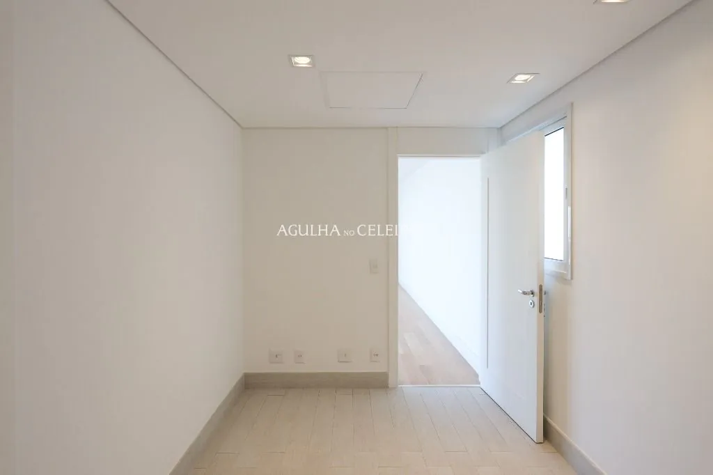 Venda/Itaim Bibi:Perfeito, Sofisticado, no melhor do Itaim – AP7831