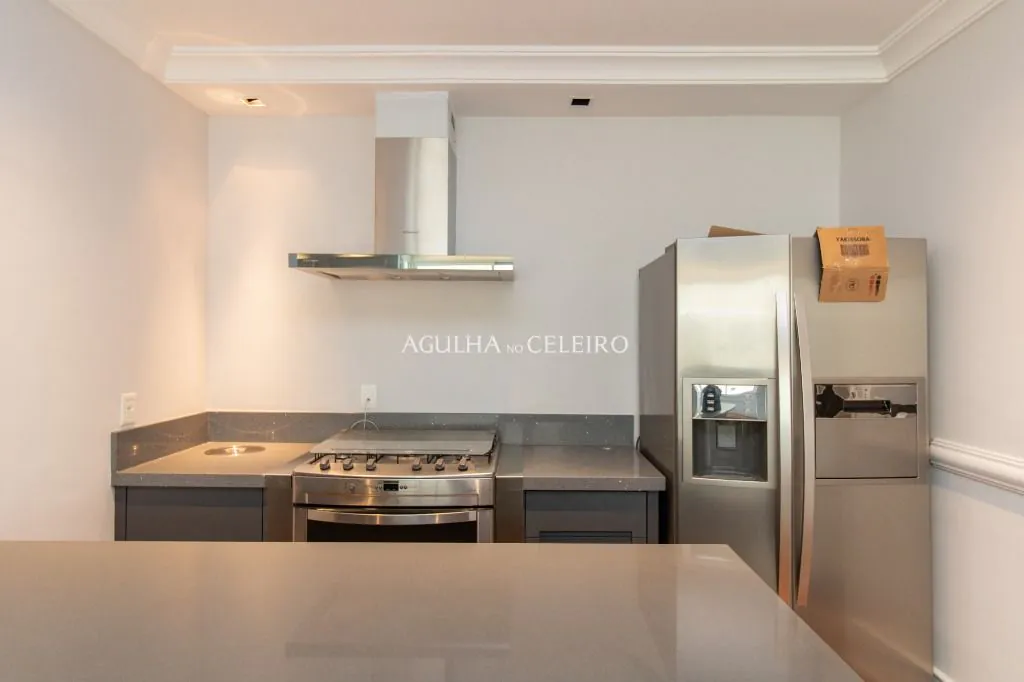 Apartamento à venda no Campo Belo com 218m² de área útil, 3 suítes, 5 vagas de garagem + depósito. – AP8392