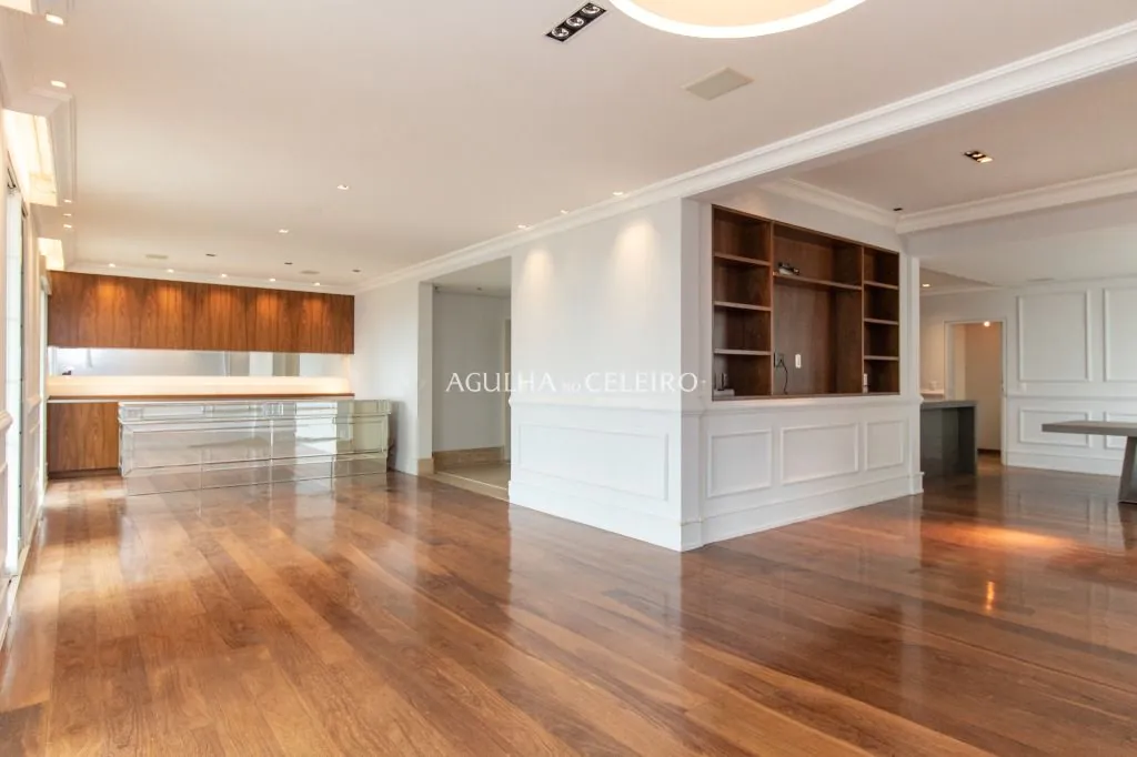 Apartamento à venda no Campo Belo com 218m² de área útil, 3 suítes, 5 vagas de garagem + depósito. – AP8392