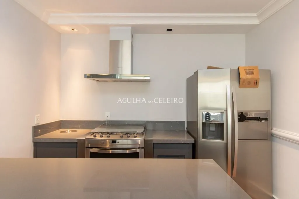 Apartamento à venda no Campo Belo com 218m² de área útil, 3 suítes, 5 vagas de garagem + depósito. – AP8392