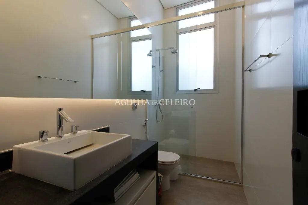 Venda/Aldeia da Serra: casa incrível com projeto premiado – CA0166