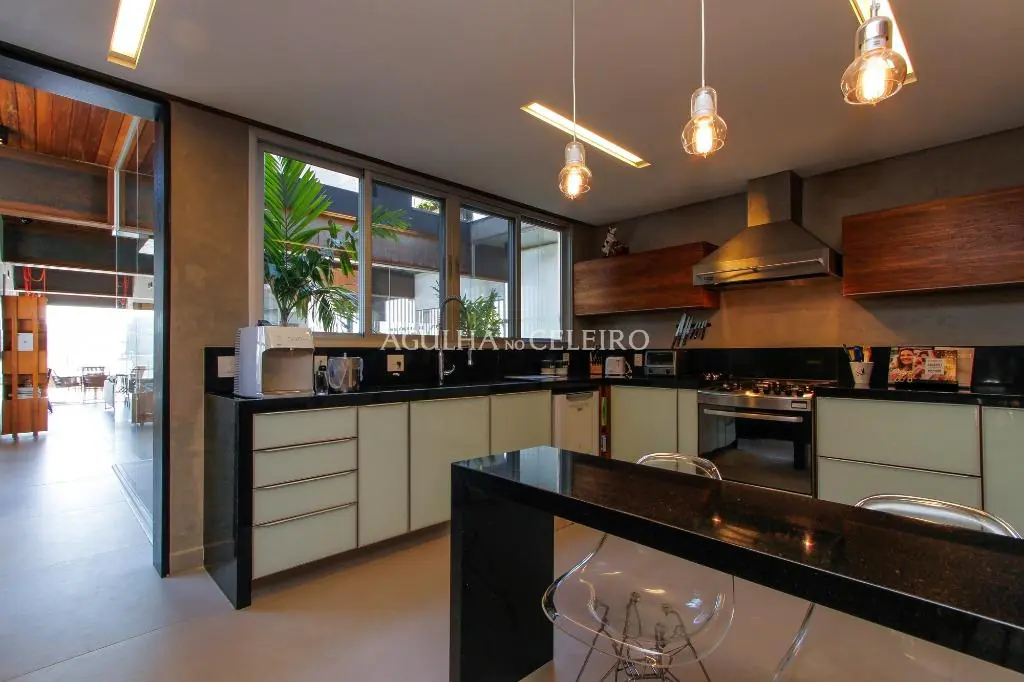 Venda/Aldeia da Serra: casa incrível com projeto premiado – CA0166