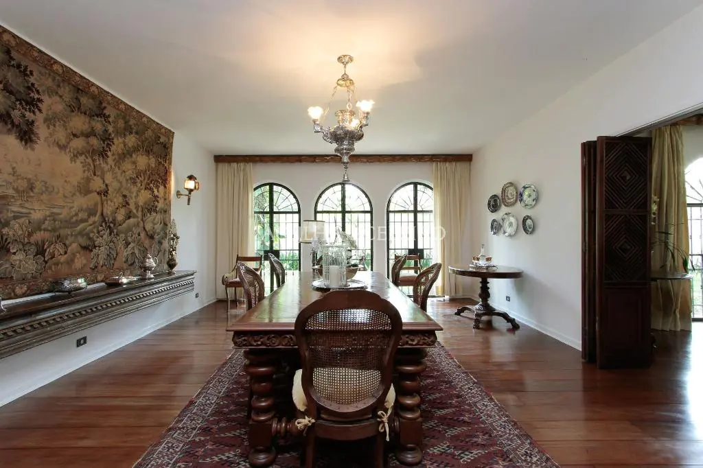 Venda/Locação/Jardim América: casa em estilo colonial brasileiro – CA0234