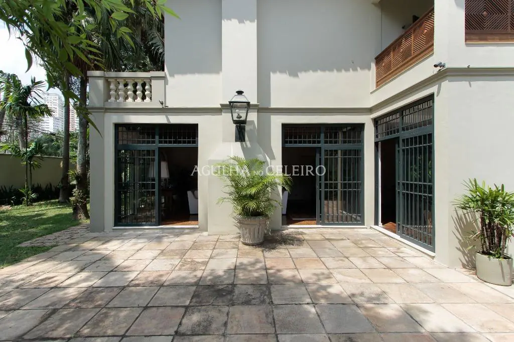 Venda/Locação/Jardim América: casa em estilo colonial brasileiro – CA0234