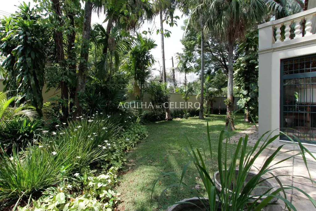 Venda/Locação/Jardim América: casa em estilo colonial brasileiro – CA0234