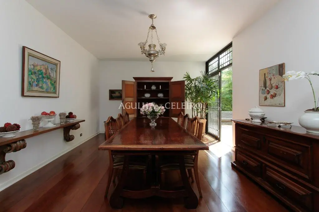 Venda/Locação/Jardim América: casa em estilo colonial brasileiro – CA0234