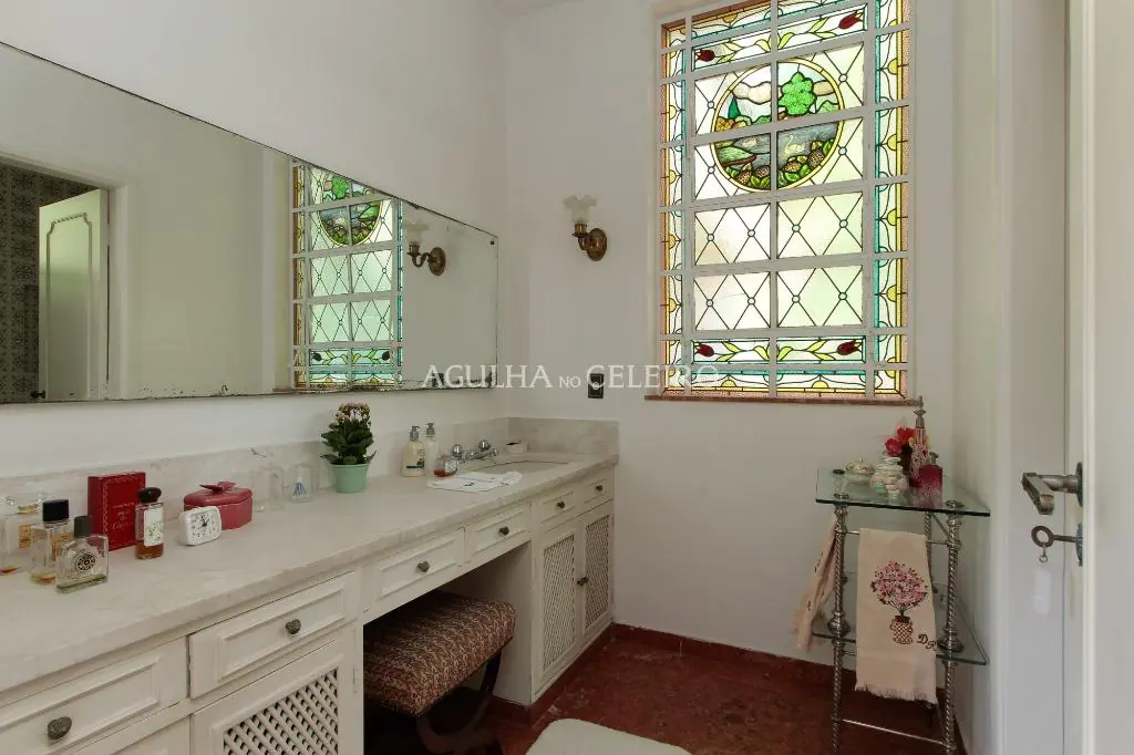 Venda/Locação/Jardim América: casa em estilo colonial brasileiro – CA0234