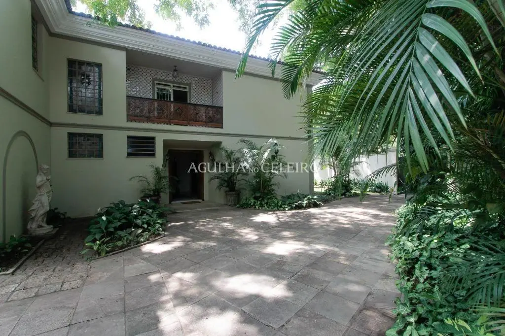 Venda/Locação/Jardim América: casa em estilo colonial brasileiro – CA0234