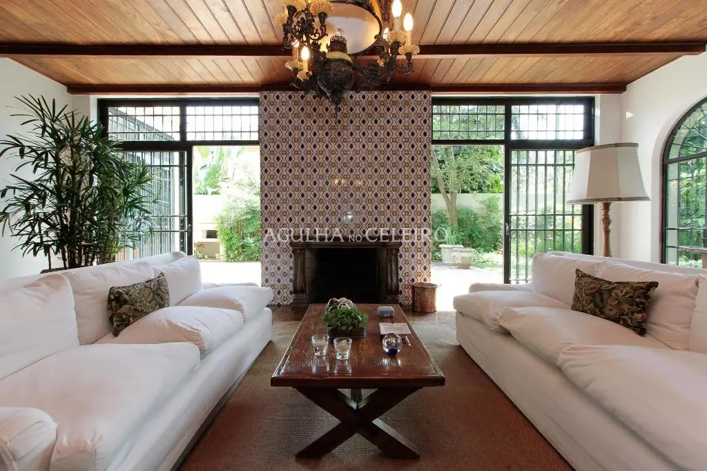 Venda/Locação/Jardim América: casa em estilo colonial brasileiro – CA0234