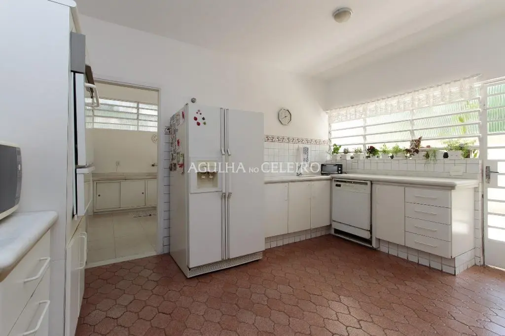 Venda/Locação/Jardim América: casa em estilo colonial brasileiro – CA0234