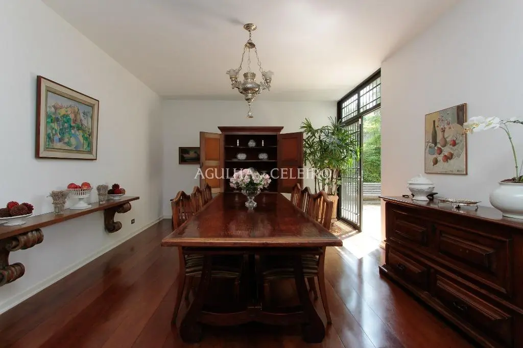 Venda/Locação/Jardim América: casa em estilo colonial brasileiro – CA0234