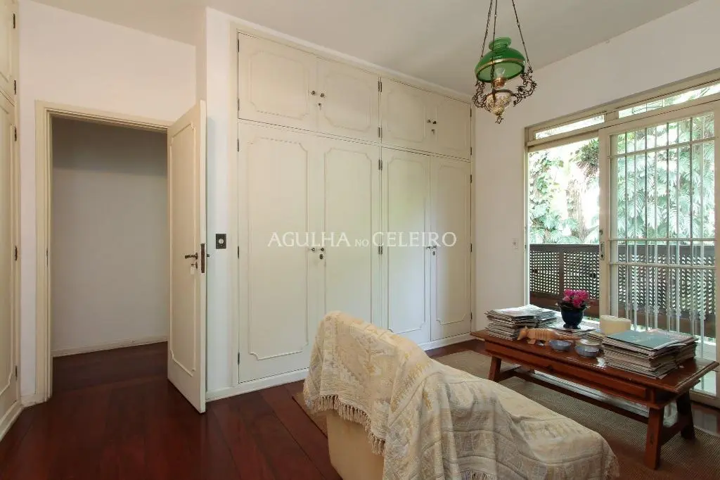 Venda/Locação/Jardim América: casa em estilo colonial brasileiro – CA0234