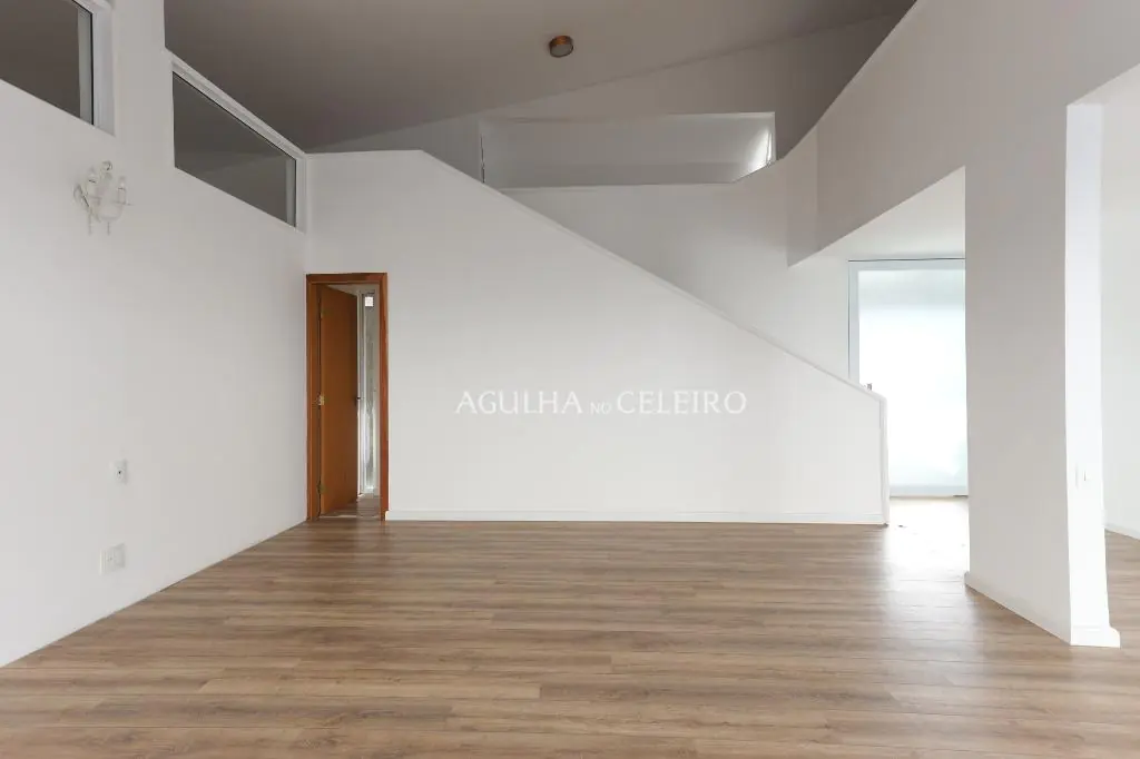 Venda/Alto de Pinheiros: Casa ampla e novinha! – CA0537