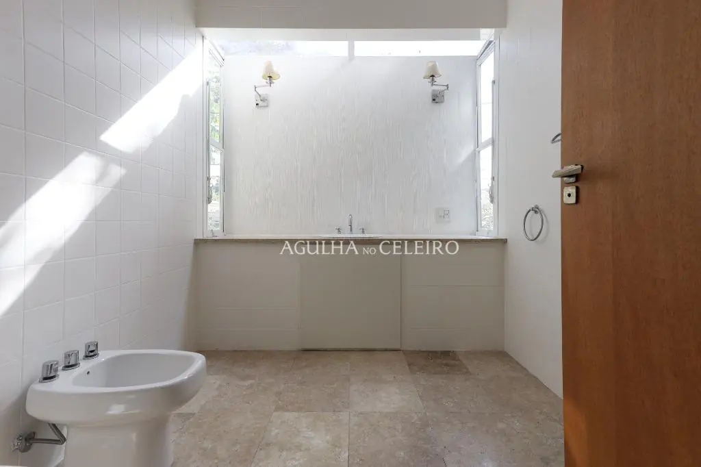 Venda/Alto de Pinheiros: Casa ampla e novinha! – CA0537